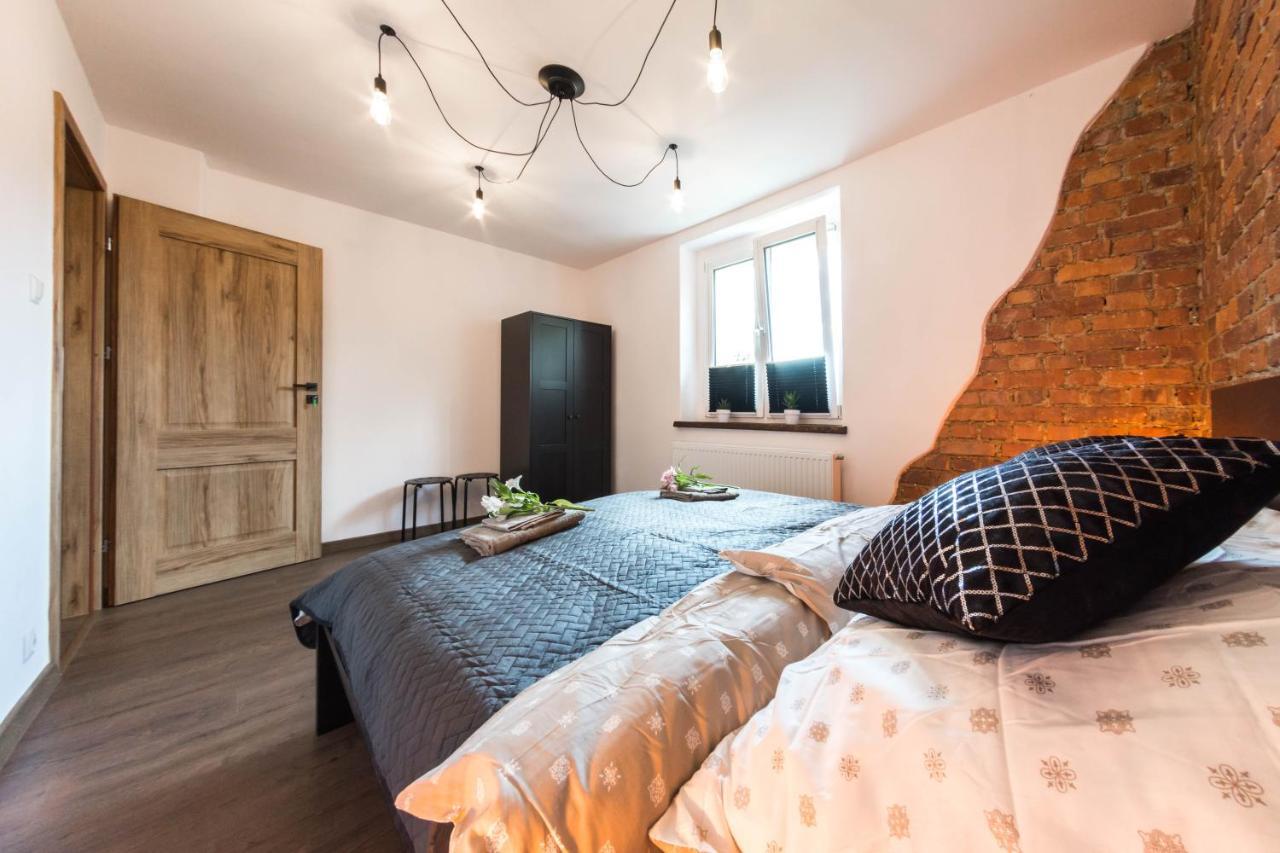 Apartament Wita Stwosza Jelenia Góra Екстериор снимка