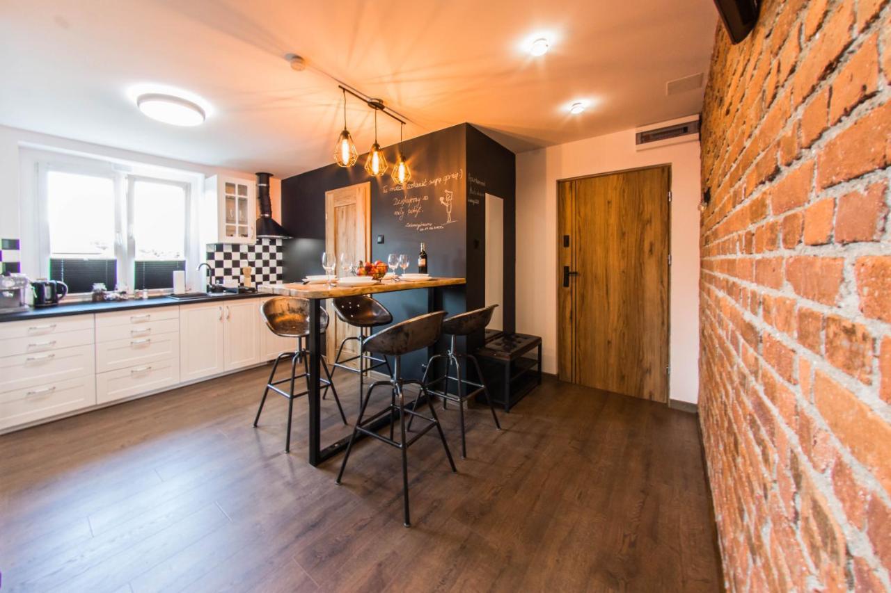 Apartament Wita Stwosza Jelenia Góra Екстериор снимка
