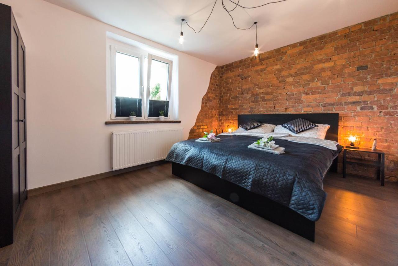 Apartament Wita Stwosza Jelenia Góra Екстериор снимка
