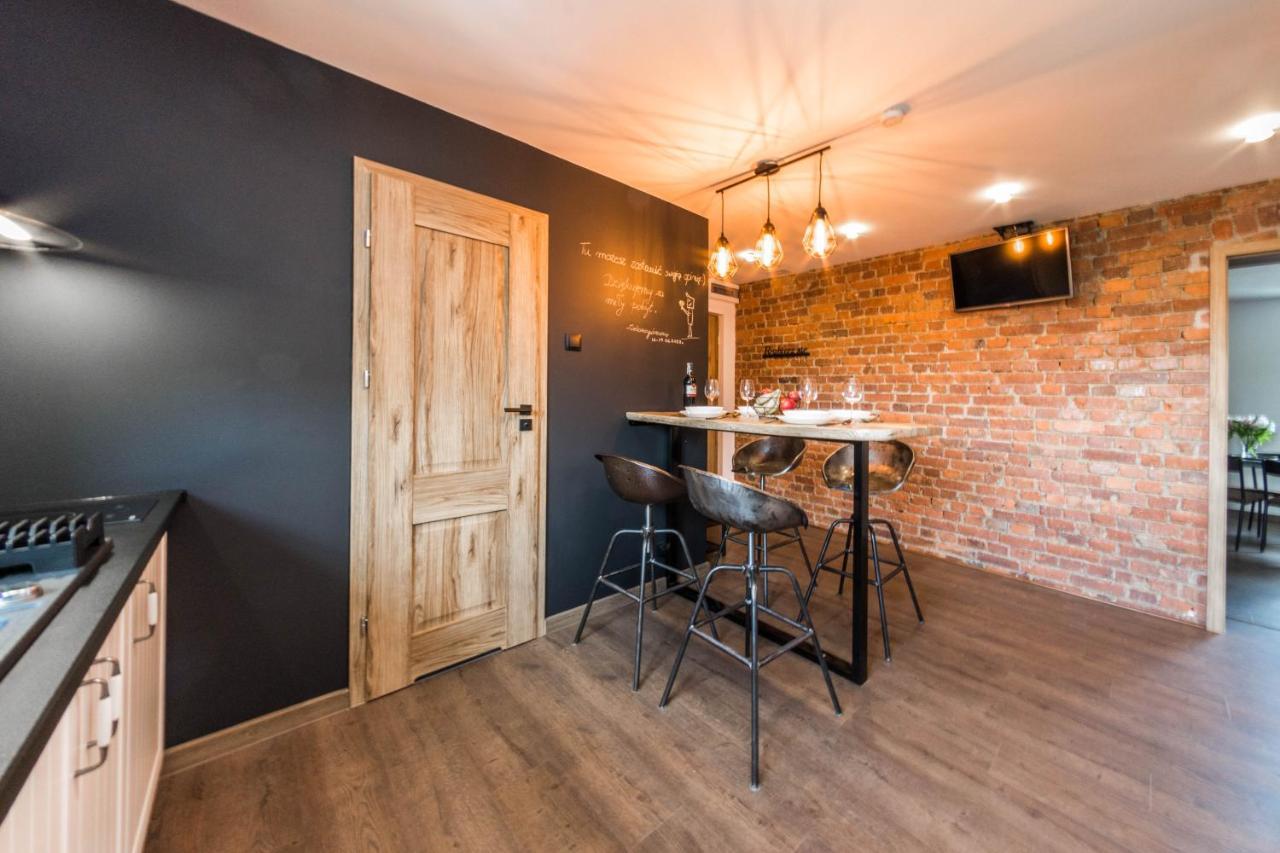Apartament Wita Stwosza Jelenia Góra Екстериор снимка